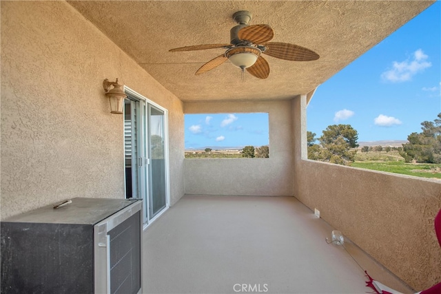 balcony with ceiling fan