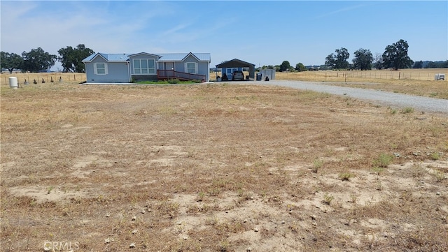 view of yard featuring a rural view