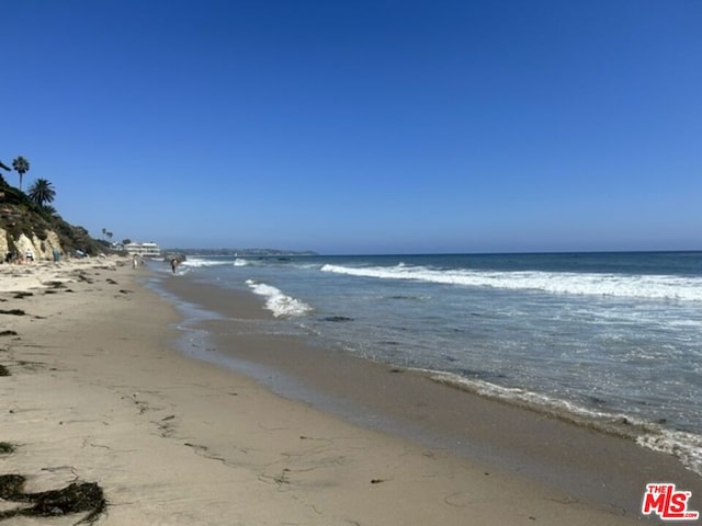 Listing photo 2 for 31888 Sea Level Dr, Malibu CA 90265