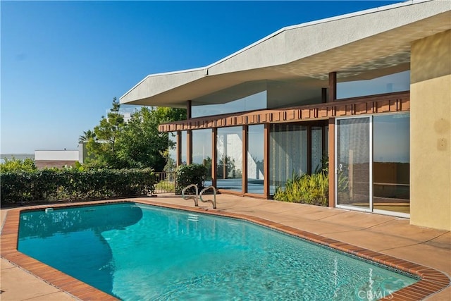 1470 Laurel Way, Beverly Hills, CA 90210 - view of pool with a patio