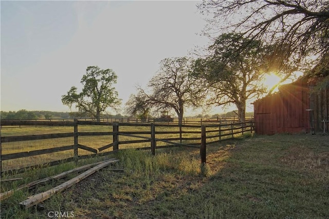 view of yard featuring a rural view