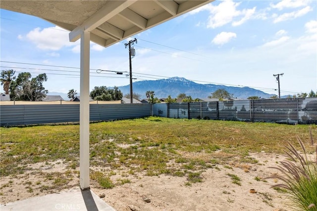 view of yard with a mountain view