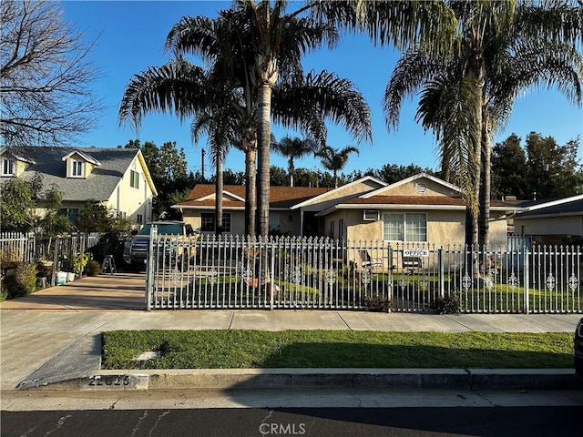 view of front of property