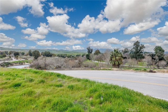 Listing photo 2 for 2 Rio Mesa Dr, Bakersfield CA 93308