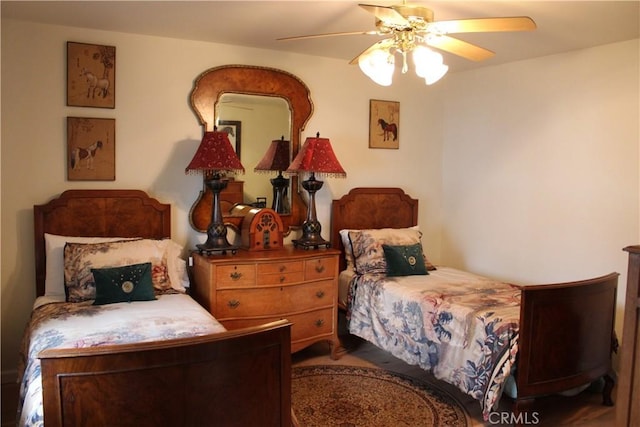 bedroom with ceiling fan