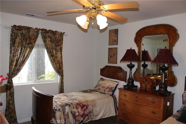 bedroom featuring ceiling fan