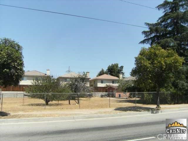 Listing photo 2 for 6100 Wilbur Ave, Tarzana CA 91335