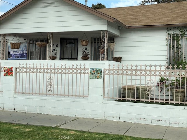 view of front of property