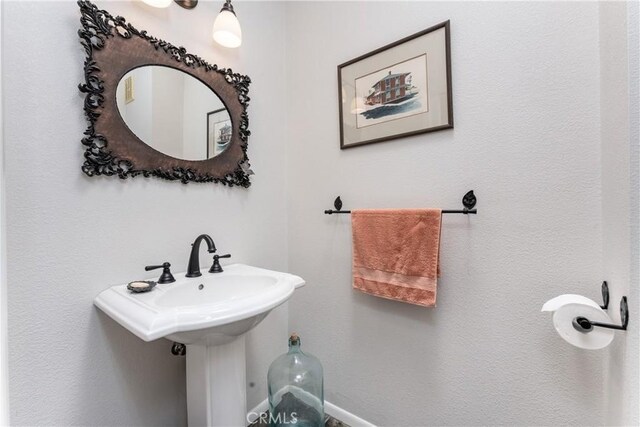 bathroom with sink