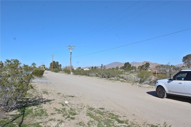 Listing photo 3 for 32430 Sherwood St, Lucerne Valley CA 92356