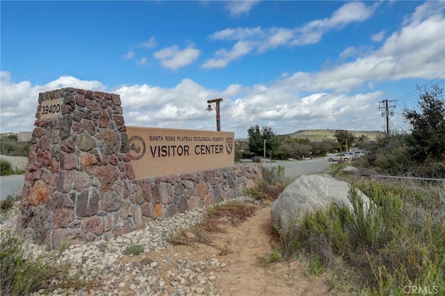 view of community / neighborhood sign