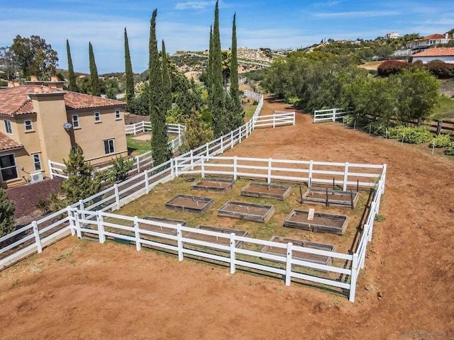 view of yard featuring a rural view