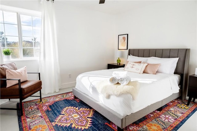 bedroom with ceiling fan