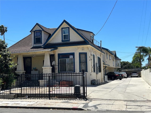 view of front of property