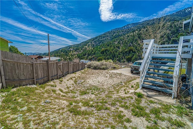 view of yard with a mountain view