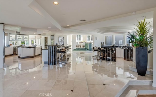 702 Via La Cuesta, Palos Verdes Estates, CA 90274 - building lobby with recessed lighting