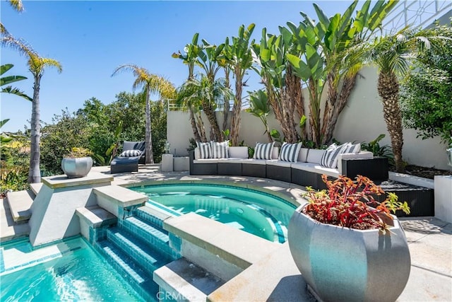 702 Via La Cuesta, Palos Verdes Estates, CA 90274 - view of swimming pool with outdoor lounge area, a fenced backyard, a patio area, and a pool with connected hot tub