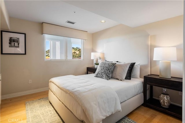 702 Via La Cuesta, Palos Verdes Estates, CA 90274 - bedroom featuring light wood-style flooring, baseboards, and recessed lighting