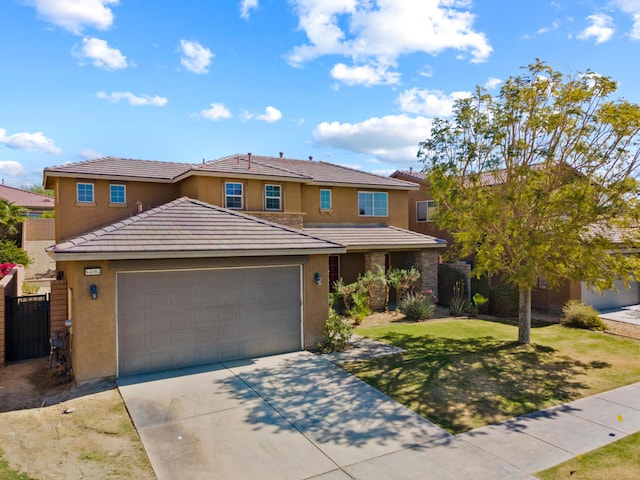 view of front of property featuring a front lawn