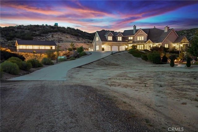 view of front of property featuring a mountain view