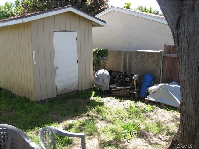 view of outbuilding