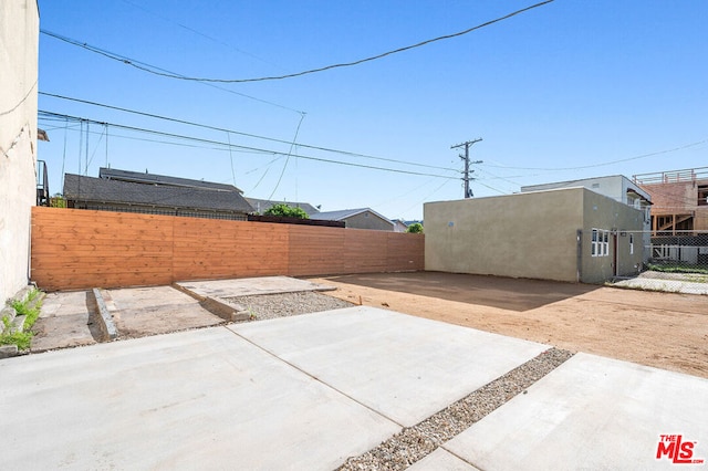 view of yard with a patio