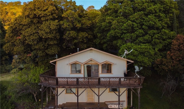 view of front of property