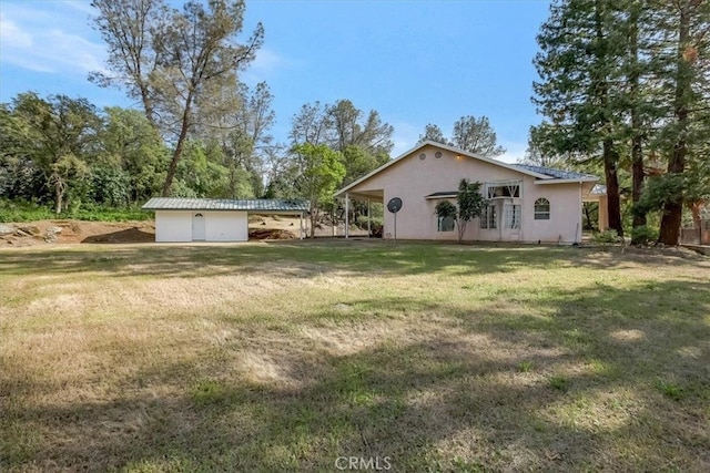 exterior space featuring a lawn