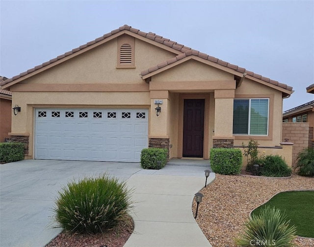 view of front of house with a garage