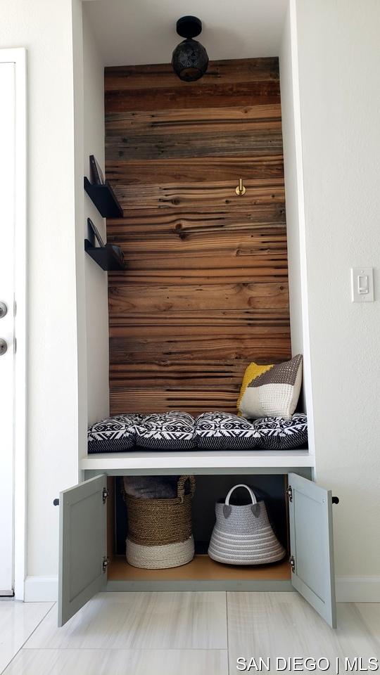 view of mudroom