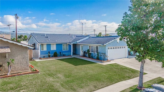 ranch-style home featuring a front lawn