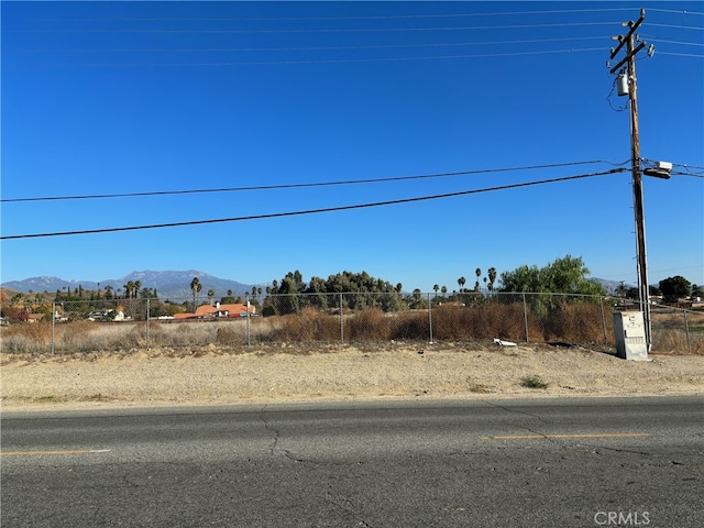 Listing photo 3 for 2655 E Devonshire Ave, Hemet CA 92544