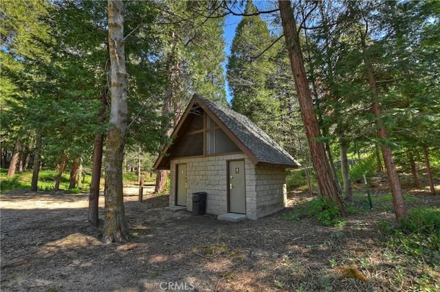 view of outbuilding