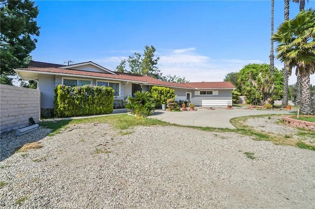 1633 Montgomery Rd, Thousand Oaks, CA 91360 - ranch-style home with fence and stucco siding