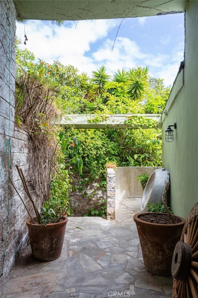 balcony featuring a patio