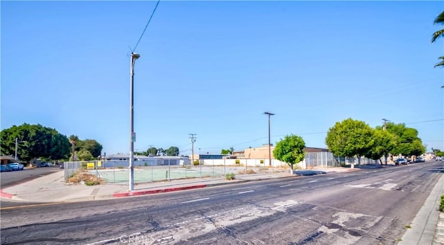 Listing photo 3 for 2416 E Alondra Blvd, Compton CA 90221