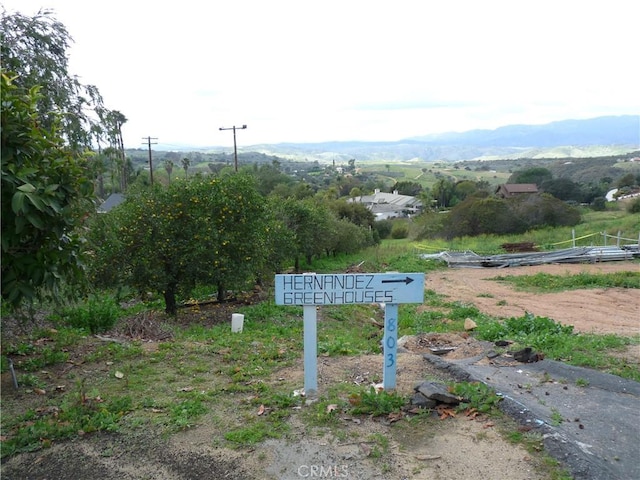 Listing photo 3 for 803 Quail Hill Rd, Fallbrook CA 92028