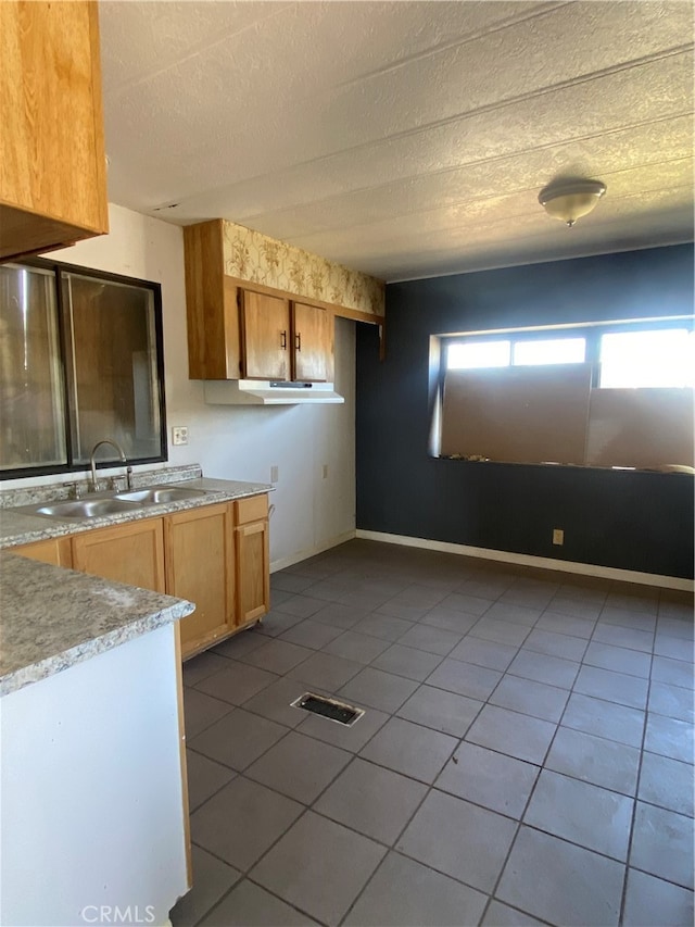 Listing photo 3 for 350 W Ave S, Turlock CA 95380