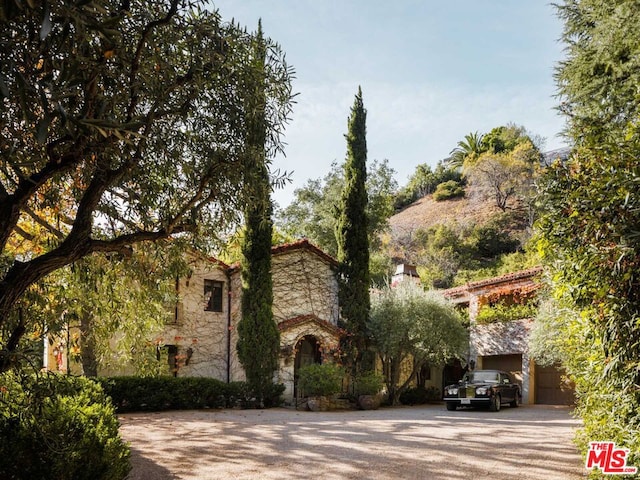 view of front of property featuring a garage