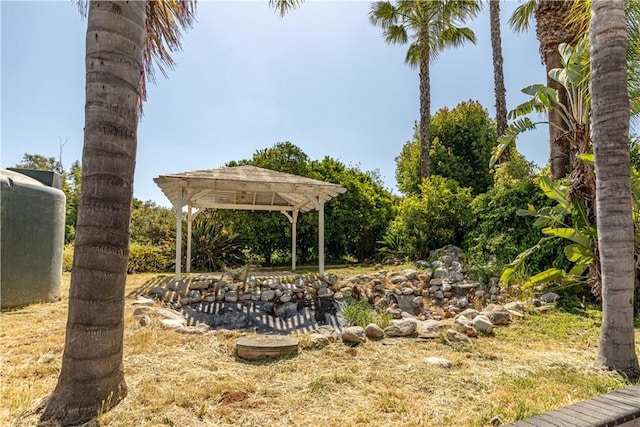 view of yard with a pergola