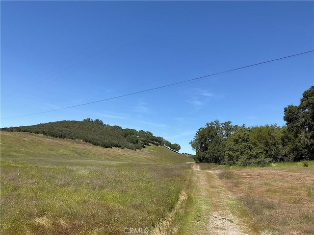 2 Interlake Rd, Bradley, CA 93426 - photo 6