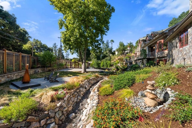 view of yard with a patio area