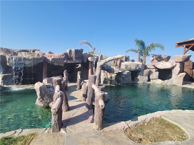 31801 Soapmine Rd, Barstow, CA 92311 - view of pool