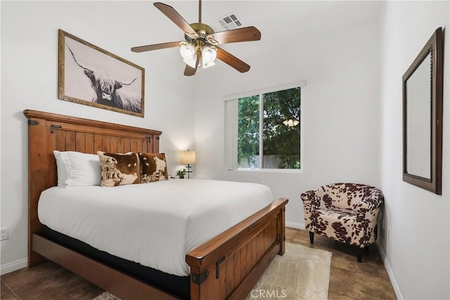 bedroom with ceiling fan