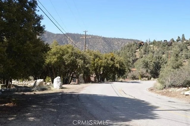 Listing photo 3 for 2029 Linden Dr, Pine Mountain Club CA 93225