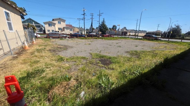 Listing photo 3 for 1731 Barrett Ave, Richmond CA 94801