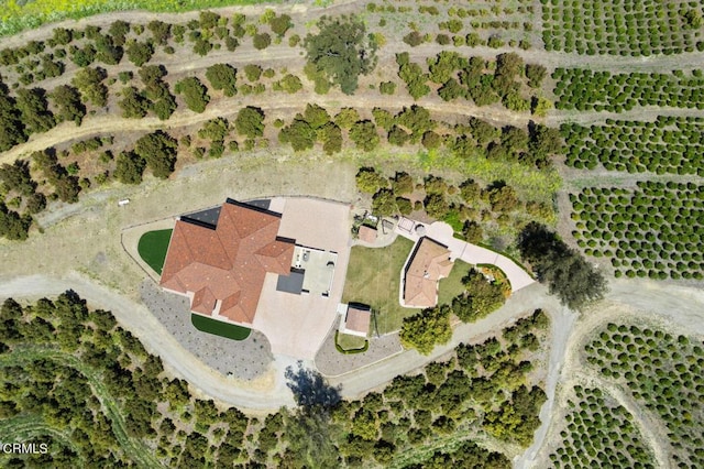 birds eye view of property featuring a rural view