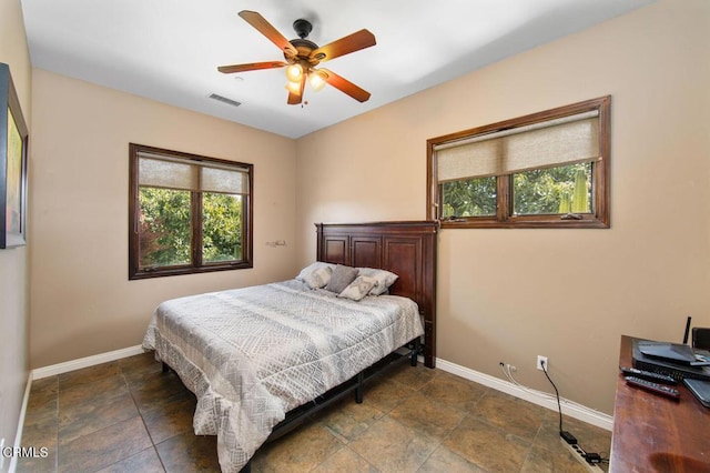 bedroom with ceiling fan