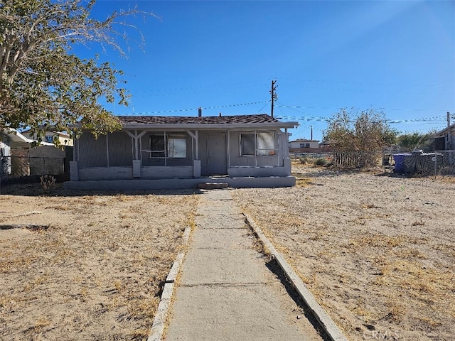 view of front of property