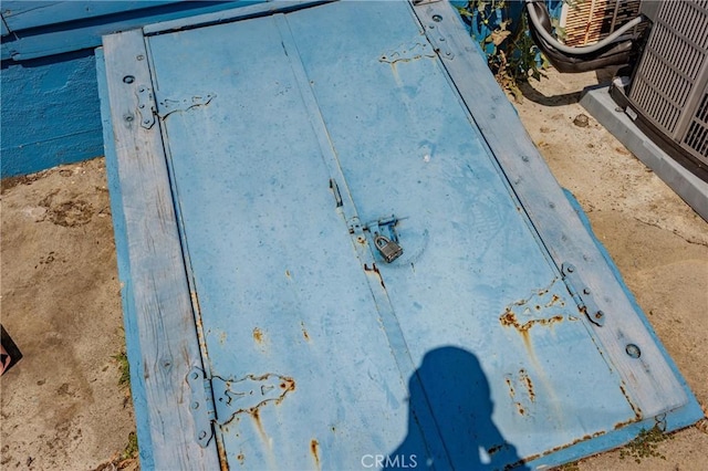 view of entry to storm shelter